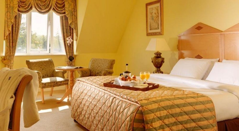 Breaffy Woods Hotel Касълбар Екстериор снимка