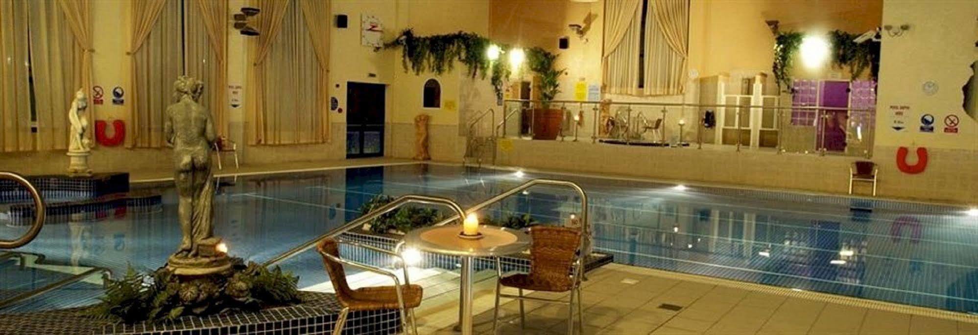 Breaffy Woods Hotel Касълбар Екстериор снимка